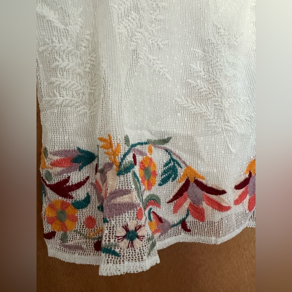 TOP LAIA EMBROIDERED - Picture 4 of 10